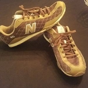 New Balance 442 brown and tan size 11 shoes